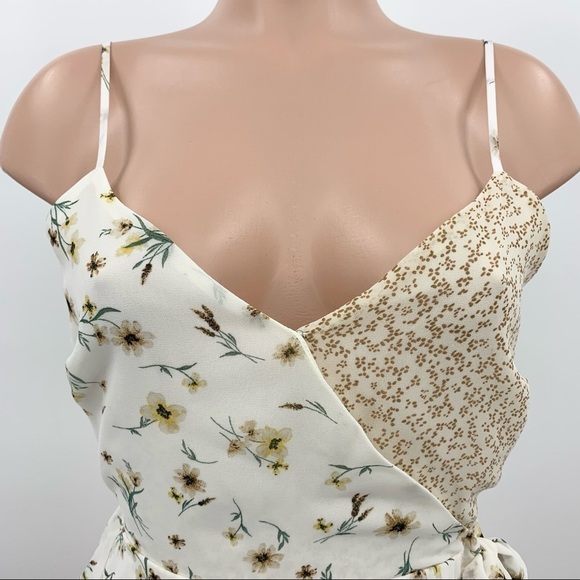 NWT Paper Crane Mixed Floral Print Wrap Style Chiffon Tank Top Size Small - Picture 4 of 8